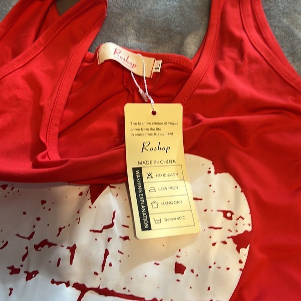 ROSHOP Red Lacy Bottom Heart Tank Top. Large - Picture 4 of 5